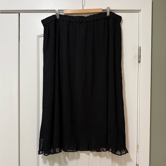 Able Bessie Pleated Skirt 2X in Black - Picture 3 of 8